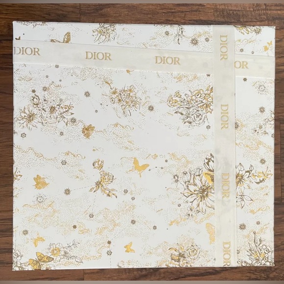 2021 Christian Dior Holiday Gold Holiday Gift Box Present Note Cards Stationary - Picture 9 of 12